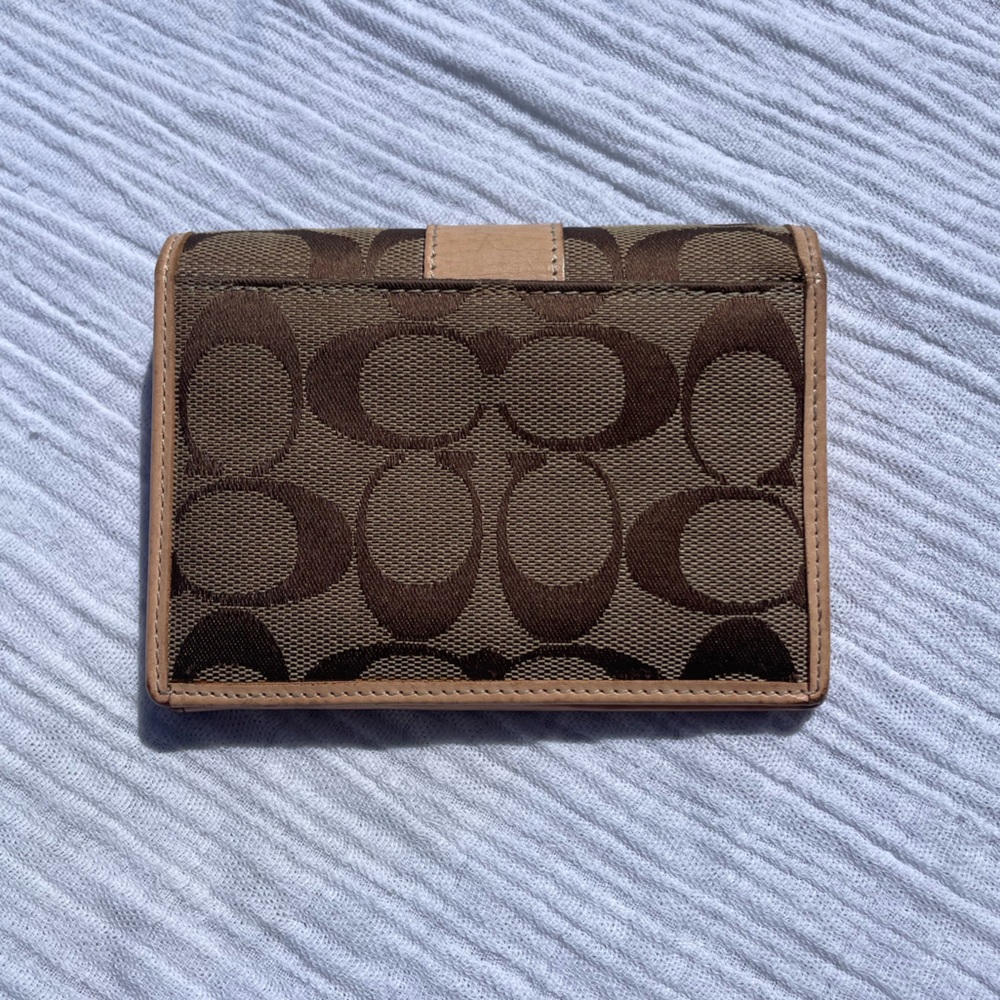 Vintage Signature Coach Wallet - Picture 2 of 11